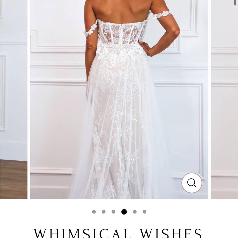 Elegant White Lace Off-Shoulder Gown sz 4
